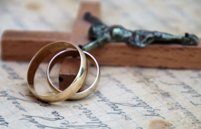 metalic wedding rings